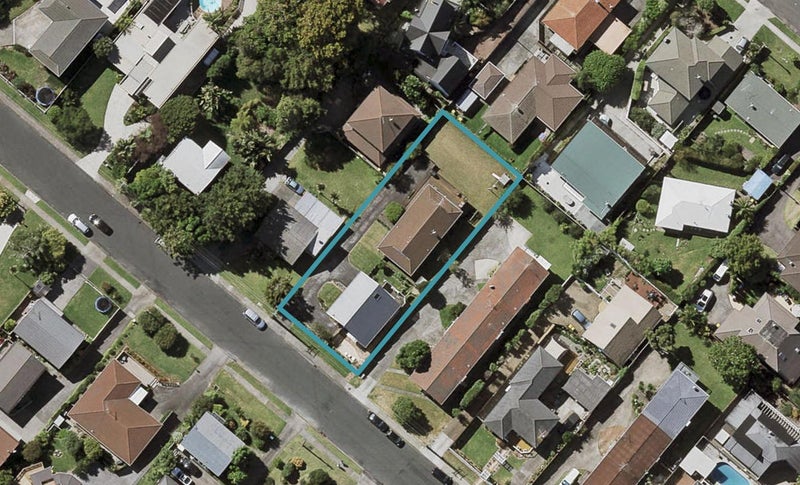 2/23 Quebec Road, Milford, Auckland - Carousel 1