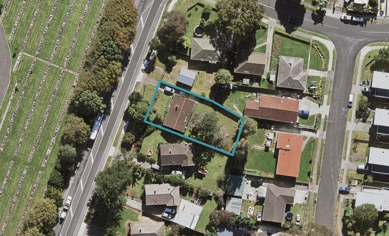 104 Mckenzie Road, Mangere Bridge, Auckland - Carousel 1