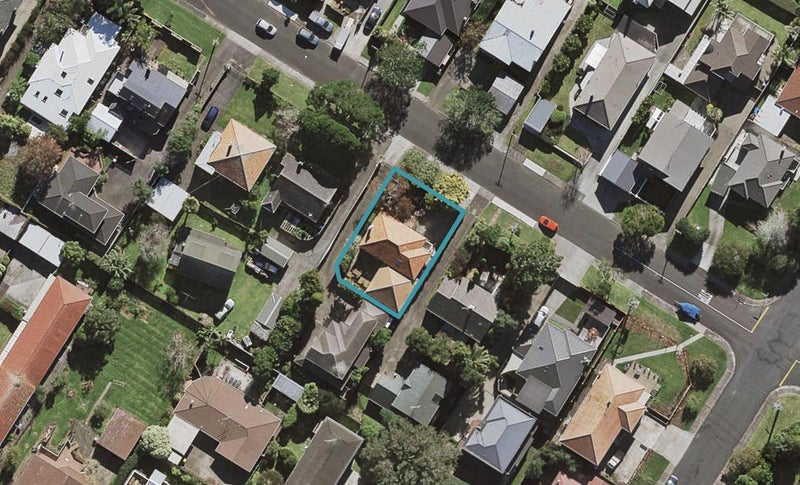 17A Kowhatu Road, One Tree Hill, Auckland - Carousel 1