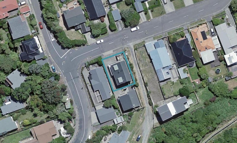 135 Messines Road, Karori, Wellington - Carousel 1