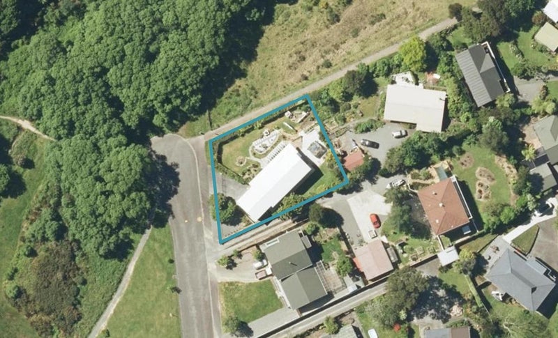 33 Ranui Street, Waikawa, Picton - Carousel 1