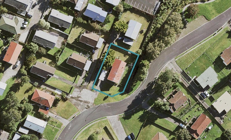 16 Molley Green Place, Mount Roskill, Auckland - Carousel 1