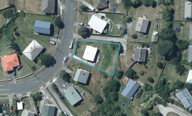29 Durham Street, Cannons Creek, Porirua - Carousel 1