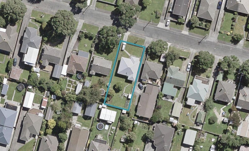 32 Thornycroft Avenue, Epuni, Lower Hutt - Carousel 1