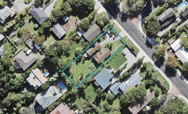 39 Tauhinu Road, Greenhithe, Auckland - Carousel 1