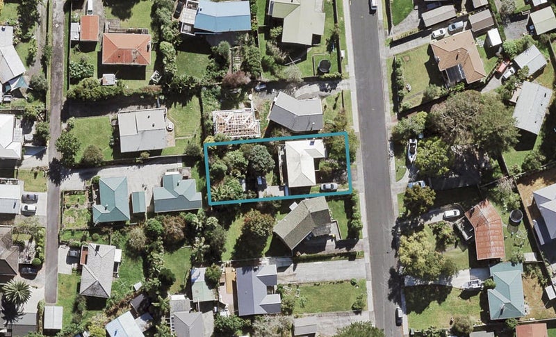 26 Paragon Avenue, Beach Haven, Auckland - Carousel 1