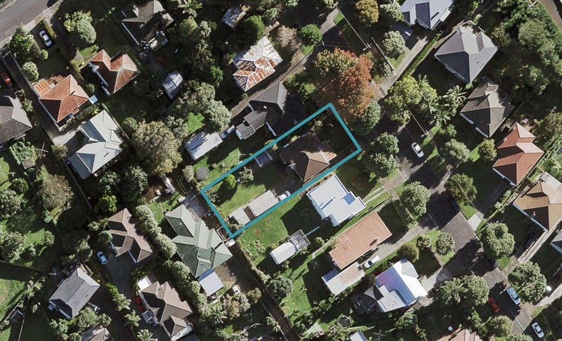 8 Mountfield Terrace, Mount Albert, Auckland - Carousel 1