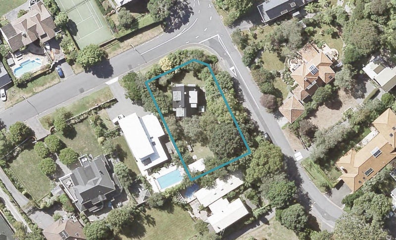 22 Cheviot Road, Lowry Bay, Lower Hutt - Carousel 1