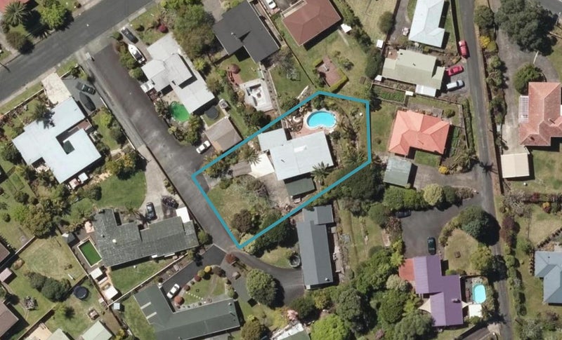 10 Sierra Avenue, Kamo, Whangarei - Carousel 1