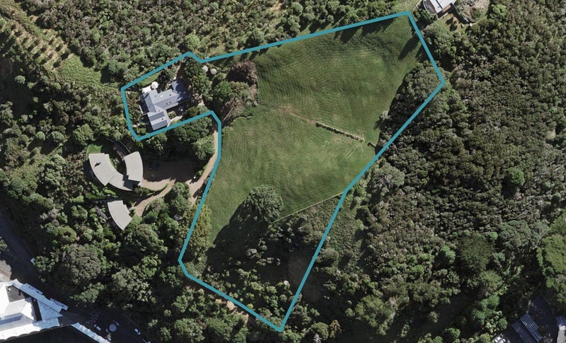 9 Ocean View Road, Oneroa, Waiheke Island - Carousel 1