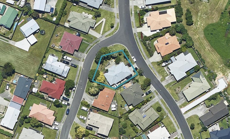 16 Sunvale Place, Gate Pa, Tauranga - Carousel 1