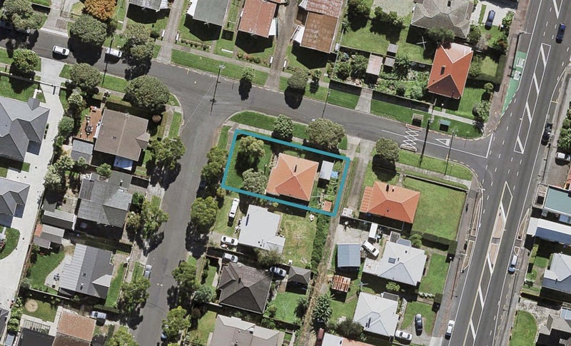 2 Coyle Street, Sandringham, Auckland - Carousel 1