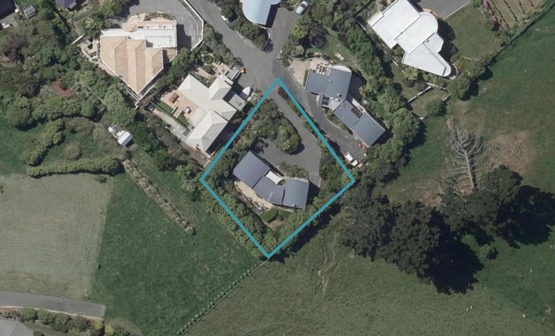 5 Gardenhill Lane, Redcliffs, Christchurch - Carousel 1