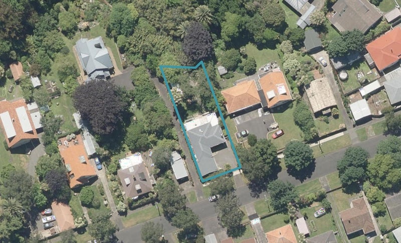 17 Nile Street, Whanganui East, Whanganui - Carousel 1