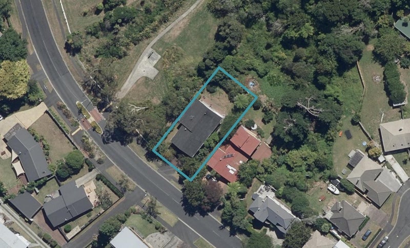 62 Casey Avenue, Fairfield, Hamilton - Carousel 1