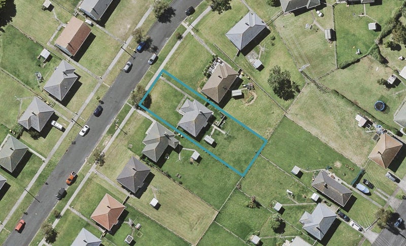 10 Hillary Crescent, Belmont, Auckland - Carousel 1