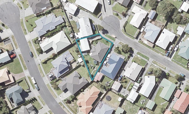 13 Kerepehi Grove, Wainuiomata, Lower Hutt - Carousel 1