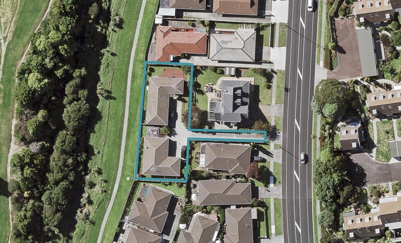 1/67 Aviemore Drive, Highland Park, Auckland - Carousel 1