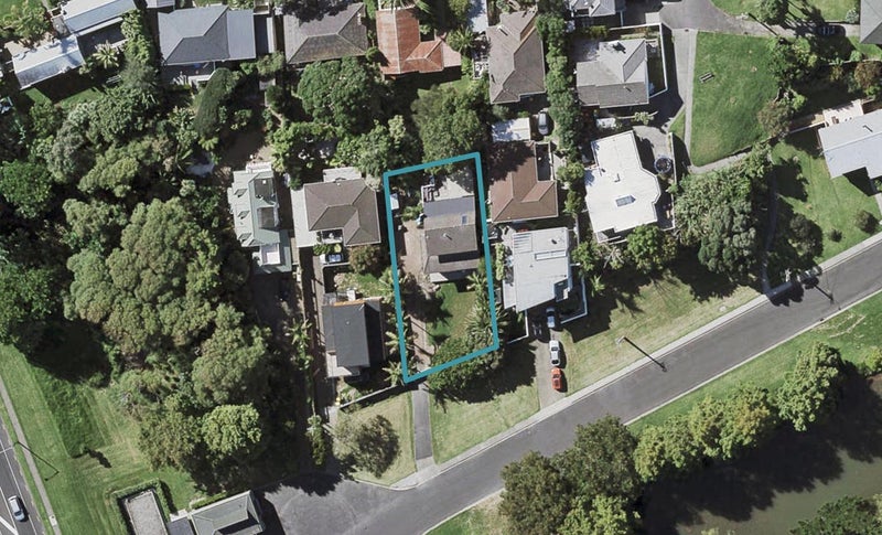 54 Seabreeze Road, Narrow Neck, Auckland - Carousel 1