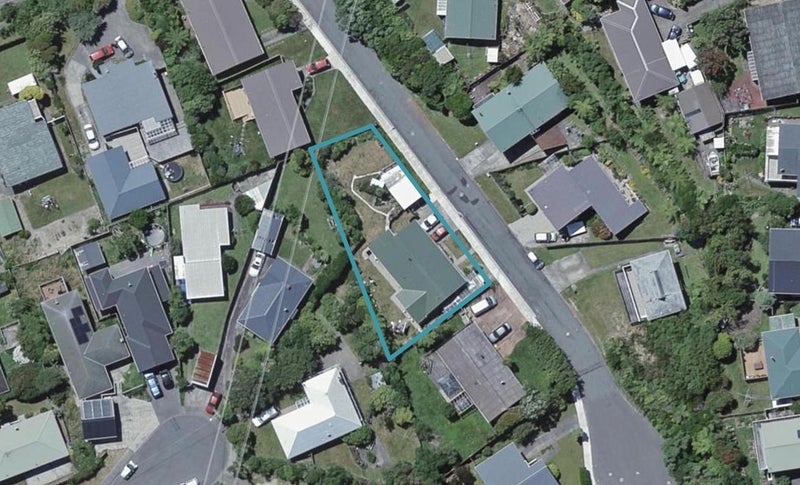 6 Bloomsbury Grove, Newlands, Wellington - Carousel 1