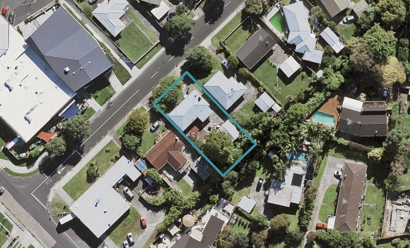 9 Sylvia Road, Hillcrest, Auckland - Carousel 1