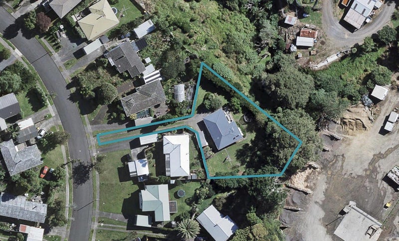 25 Totara Street, Waiuku, Waiuku - Carousel 1
