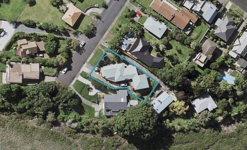 116 Eversleigh Road, Belmont, Auckland - Carousel 1