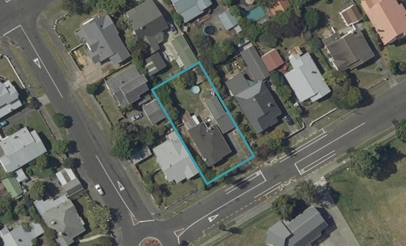 15 Beresford Street, Takaro, Palmerston North - Carousel 1