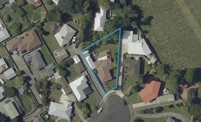 12 Duna Place, Takaro, Palmerston North - Carousel 1