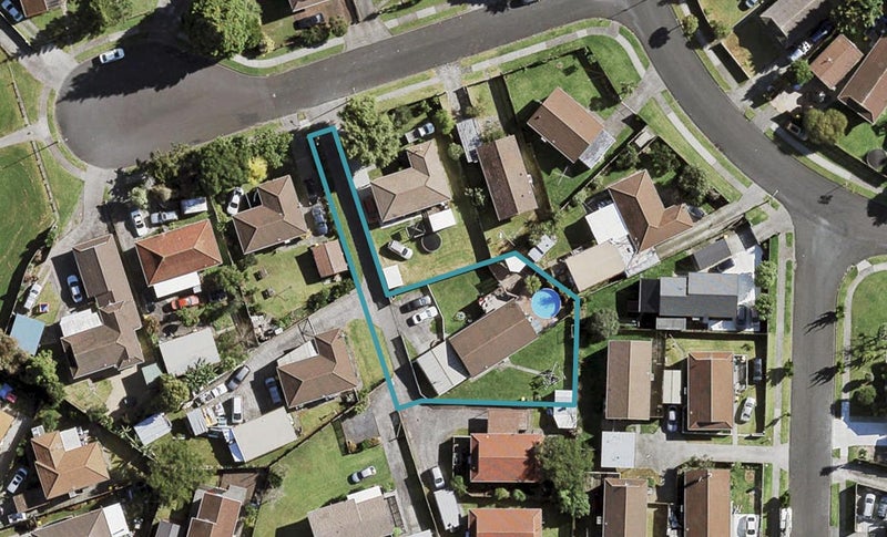 6 Blackgate Place, Weymouth, Auckland - Carousel 1