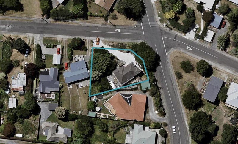 10 Ngaio Road, Raumati Beach, Paraparaumu - Carousel 1