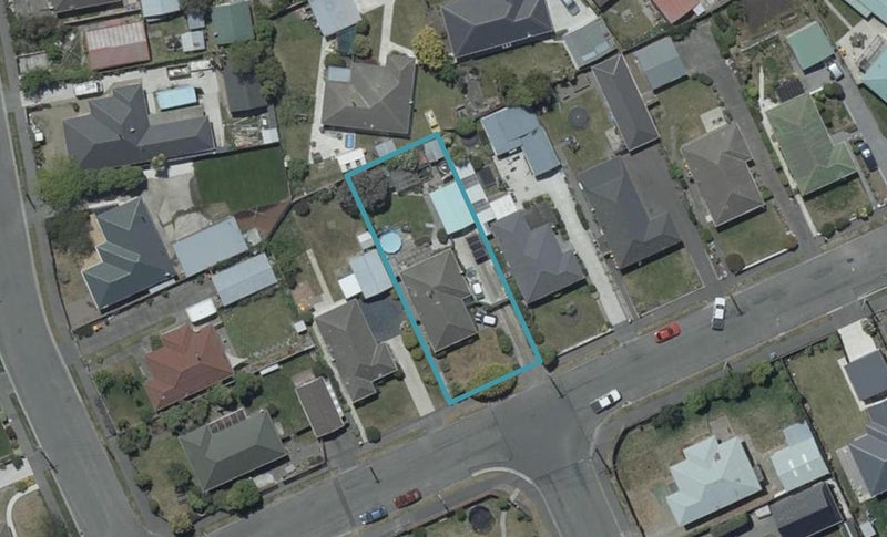 27 Vancouver Crescent, Wainoni, Christchurch - Carousel 1