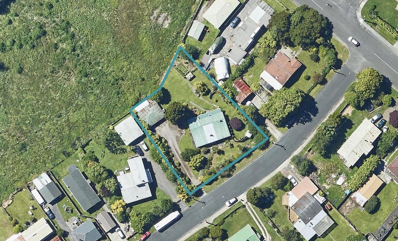 11 Charles Road, Hannahs Bay, Rotorua - Carousel 1