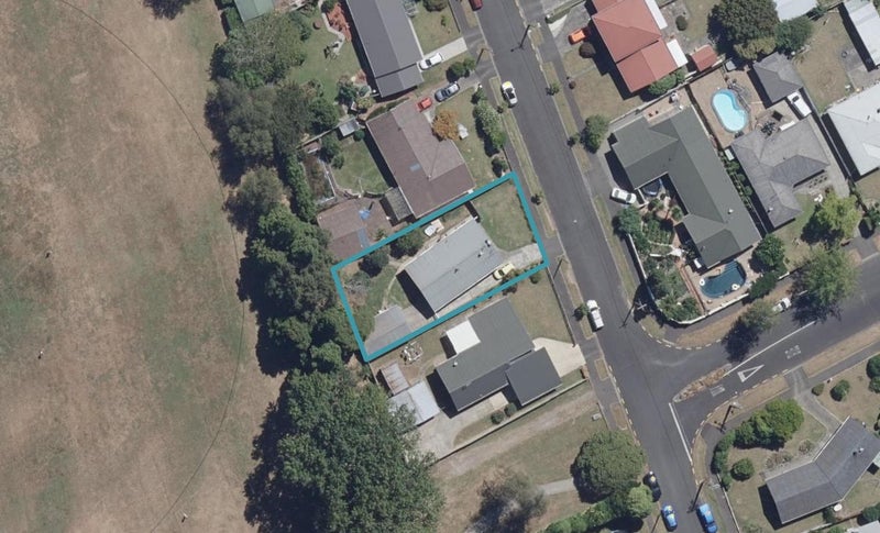 41 Regent Street, Silverdale, Hamilton - Carousel 1