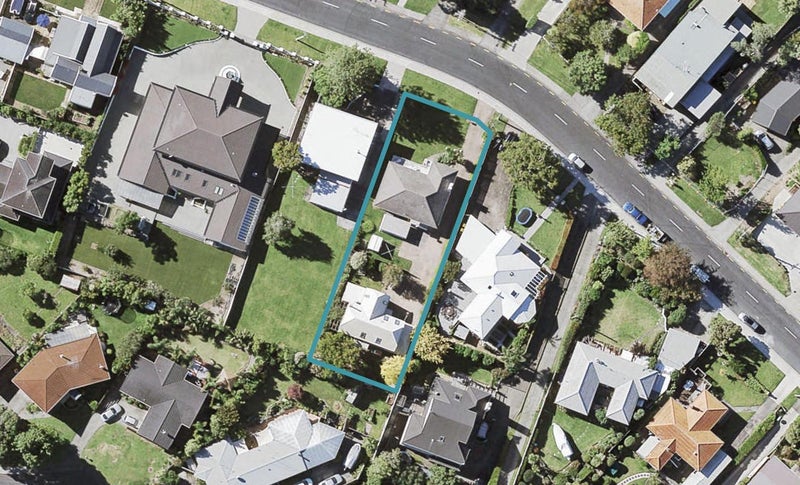 2/69 Beach Road, Mellons Bay, Auckland - Carousel 1