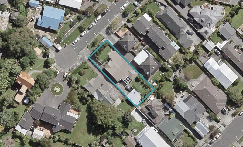 11 Colin Grove, Hutt Central, Lower Hutt - Carousel 1