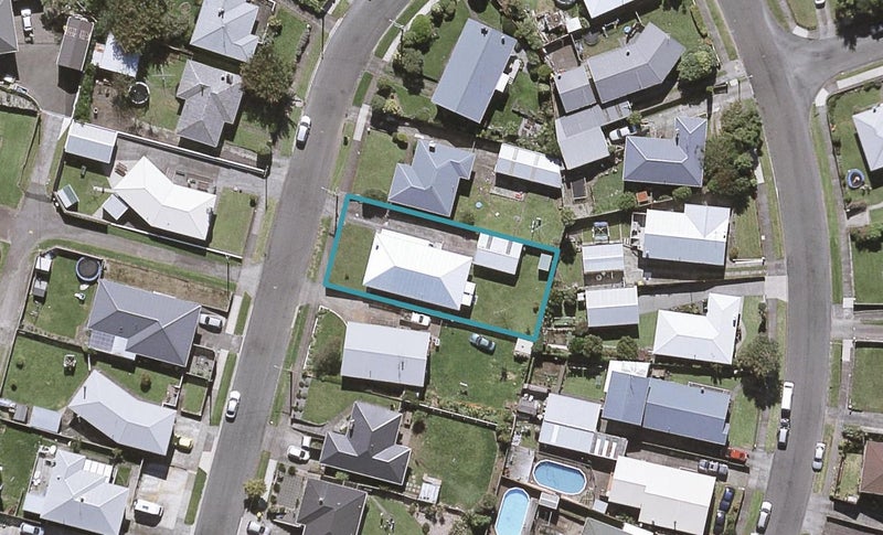 18 Rospeath Crescent, Spotswood, New Plymouth - Carousel 1