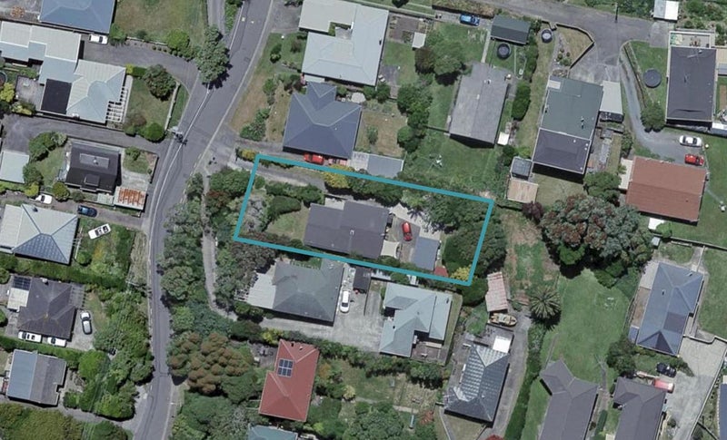 8 Robert Street, Newlands, Wellington - Carousel 1