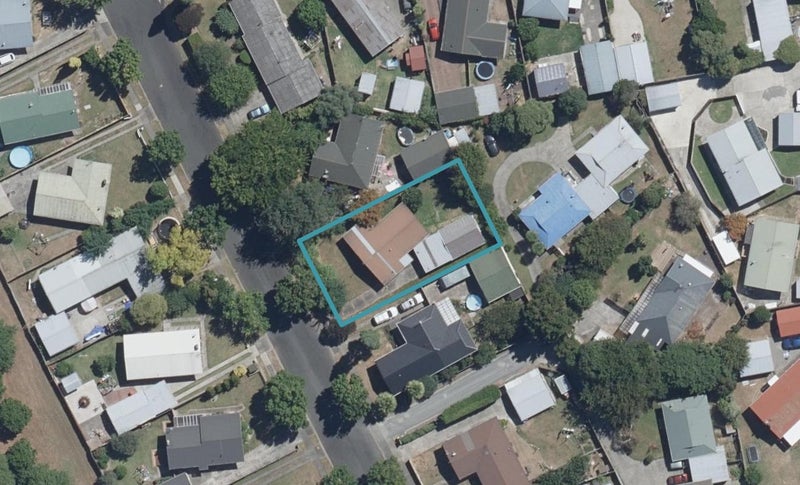 76 Oakfield Crescent, Pukete, Hamilton - Carousel 1