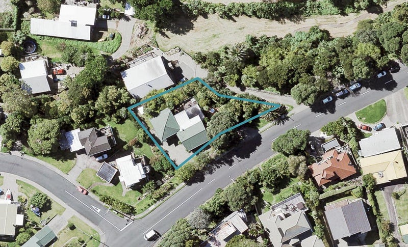 27 Browns Bay Road, Browns Bay, Auckland - Carousel 1
