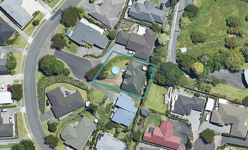 7 Leven Close, Bethlehem, Tauranga - Carousel 1