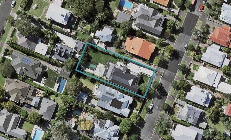 21 Summer Street, Stanley Point, Auckland - Carousel 1