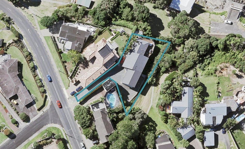 12 Granger Road, Cockle Bay, Auckland - Carousel 1