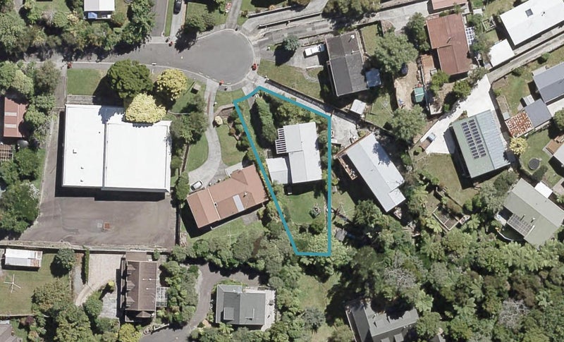 10 Radiata Grove, Brown Owl, Upper Hutt - Carousel 1