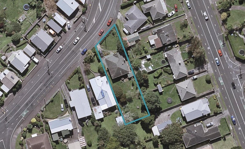 169 Tukapa Street, Westown, New Plymouth - Carousel 1