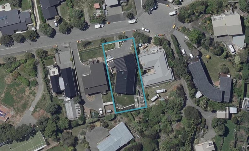 8 Hilltop Lane, Mount Pleasant, Christchurch - Carousel 1