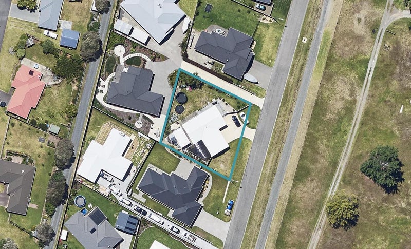 7 Dawn Parade, Coastlands, Whakatane - Carousel 1