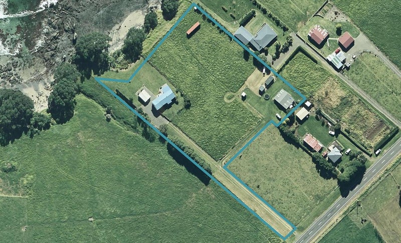 6727 State Highway 35, Te Kaha, Opotiki - Carousel 1