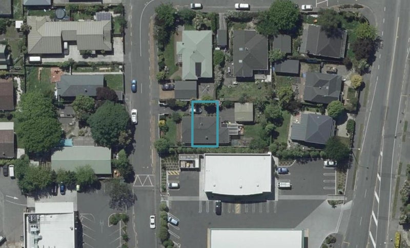 2/18 Cornwall Street, St Albans, Christchurch - Carousel 1
