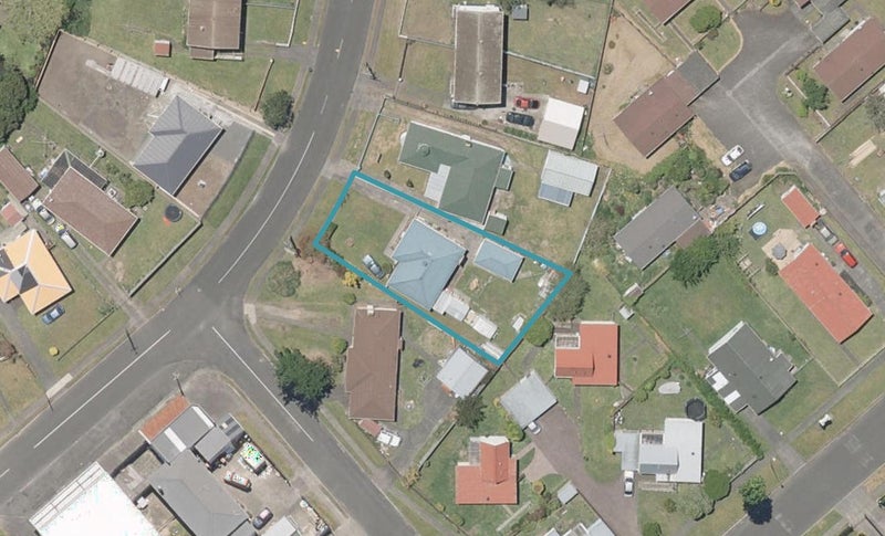66 Talbot Street, Whanganui East, Whanganui - Carousel 1